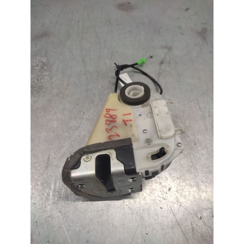 Recambio de cerradura puerta trasera izquierda para toyota yaris 1.0 cat referencia OEM IAM  2 PINS 