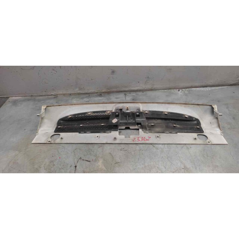 Recambio de rejilla delantera central para peugeot partner (s2) combiespace referencia OEM IAM - Blanco 4