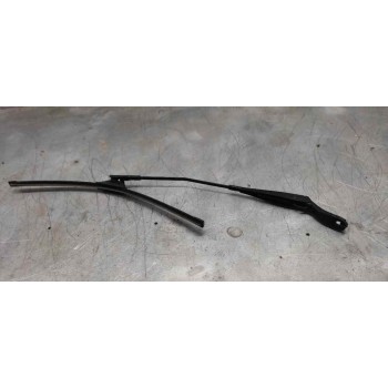 Recambio de brazo limpia delantero izquierdo para peugeot 207 x-line referencia OEM IAM   