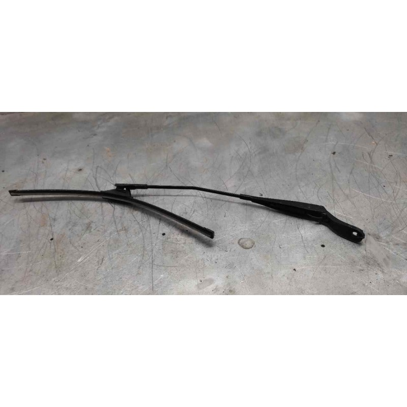 Recambio de brazo limpia delantero izquierdo para peugeot 207 x-line referencia OEM IAM - Gris 2