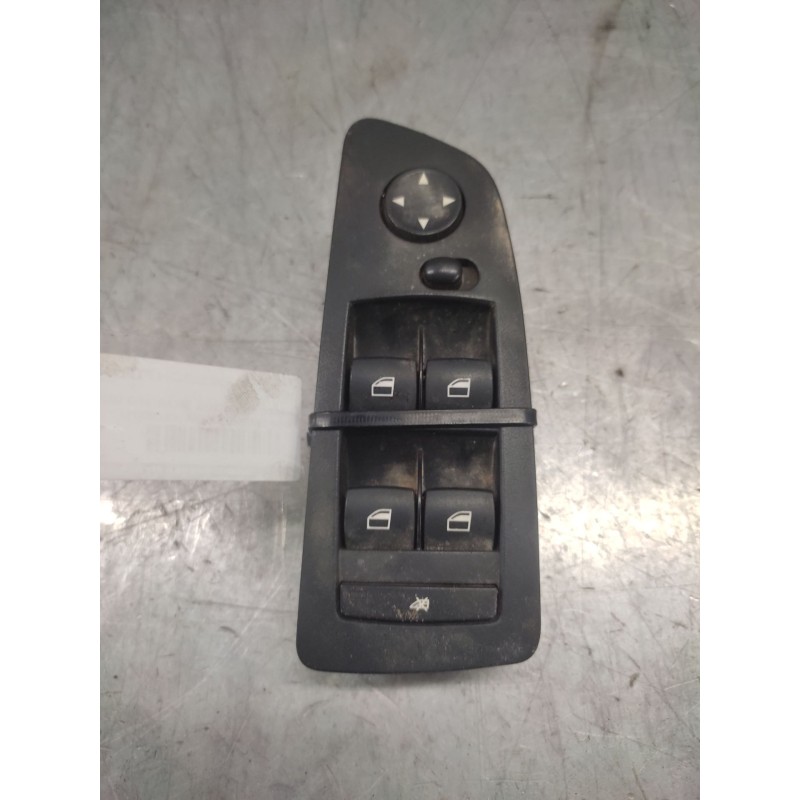 Recambio de mando elevalunas delantero izquierdo para bmw serie 1 berlina (e81/e87) 120d referencia OEM IAM 697020602  