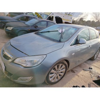 opel astra j (p10) del año 2012