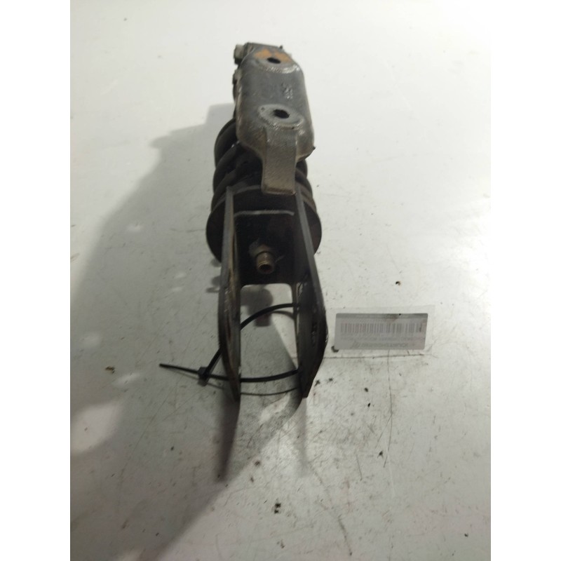Recambio de amortiguador trasero derecho cabina para renault d narrow referencia OEM IAM 82052323 - Blanco 4