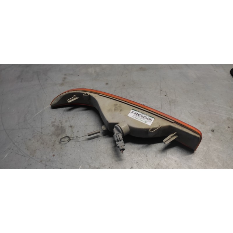 Recambio de piloto delantero derecho para renault master bus 2.8 tdi referencia OEM IAM 2