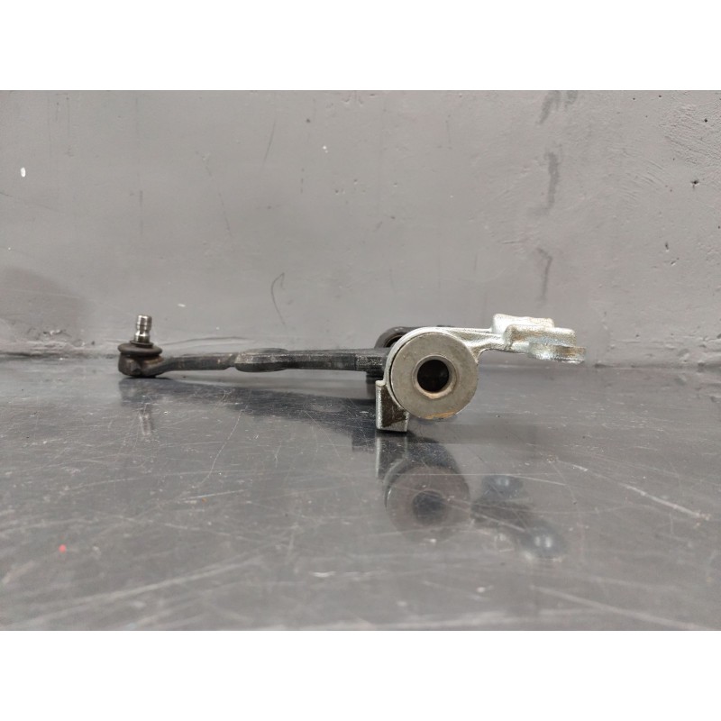 Recambio de brazo suspension inferior delantero izquierdo para fiat scudo furgoneta (220_) 1.9 d referencia OEM IAM 2