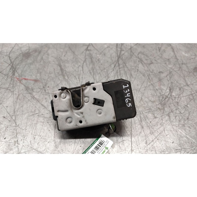 Recambio de cerradura puerta delantera derecha para opel vectra b berlina básico referencia OEM IAM 24414113 3pines  