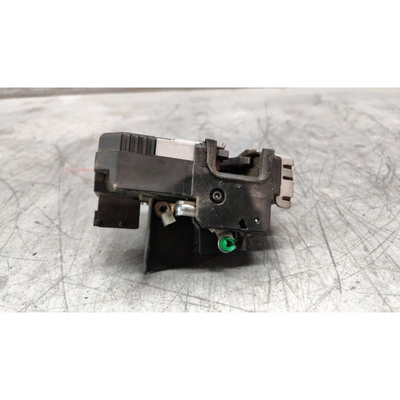 Recambio de cerradura puerta delantera derecha para opel vectra b berlina básico referencia OEM IAM 24414113 3pines 3
