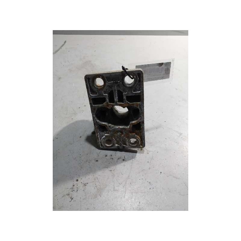 Recambio de soporte guardabarros trasero para renault serie t 12.8 diesel referencia OEM IAM 21213203 21213202 3