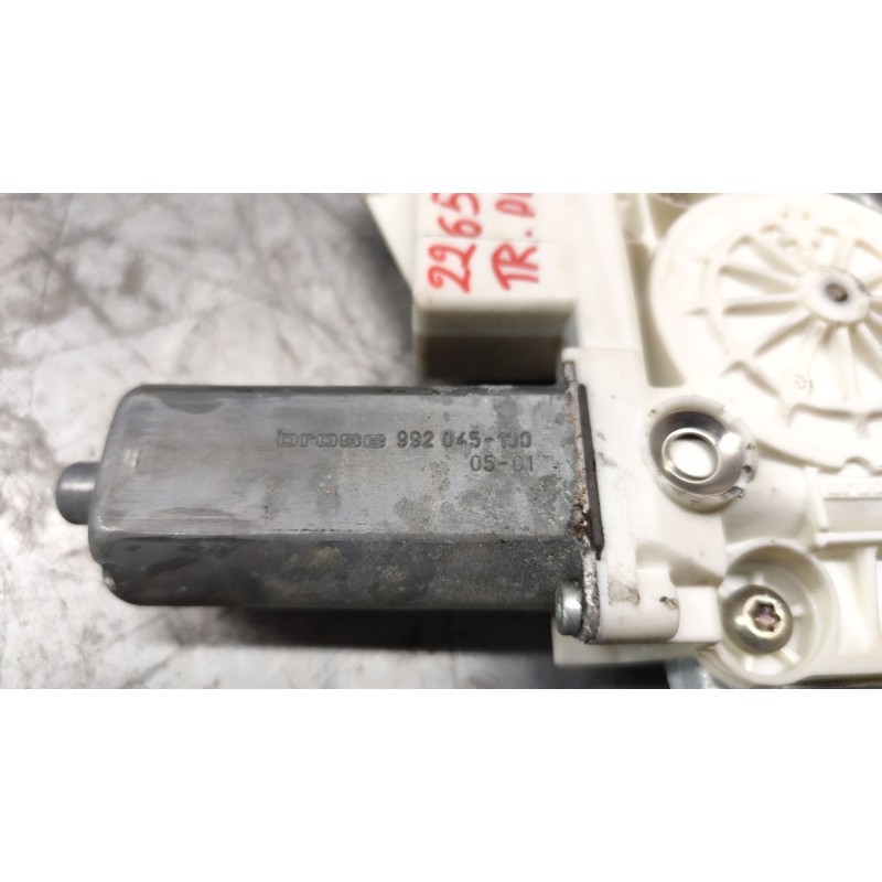 Recambio de elevalunas trasero derecho para toyota avensis berlina (t25) 2.0 d4-d executive berlina (5-ptas.) referencia OEM IAM 2