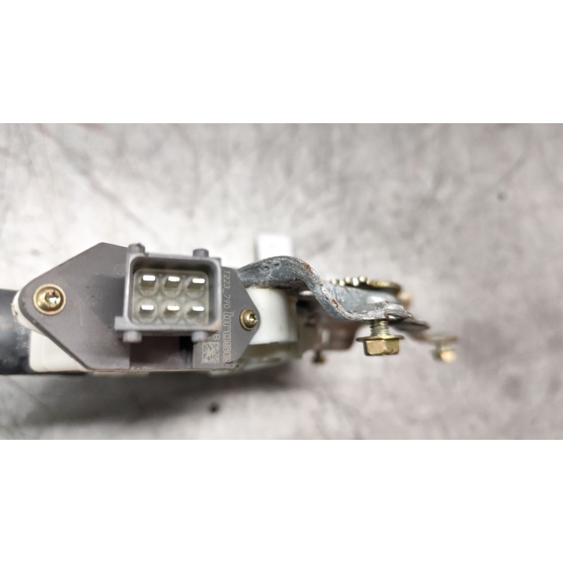 Recambio de elevalunas trasero derecho para toyota avensis berlina (t25) 2.0 d4-d executive berlina (5-ptas.) referencia OEM IAM 3