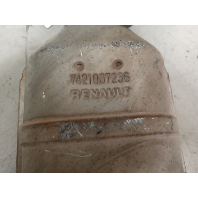 Recambio de catalizador para renault mascott referencia OEM IAM 7421007236 - Blanco 4