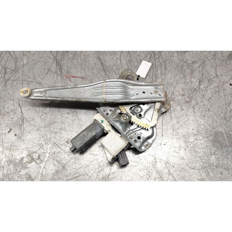 Recambio de elevalunas trasero derecho para toyota avensis berlina (t25) 2.0 d4-d executive berlina (5-ptas.) referencia OEM IAM 4