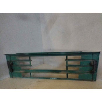 Recambio de rejilla delantera central para volvo fm 12 asta 2001 12.1 diesel (d12d420) referencia OEM IAM 1063509  