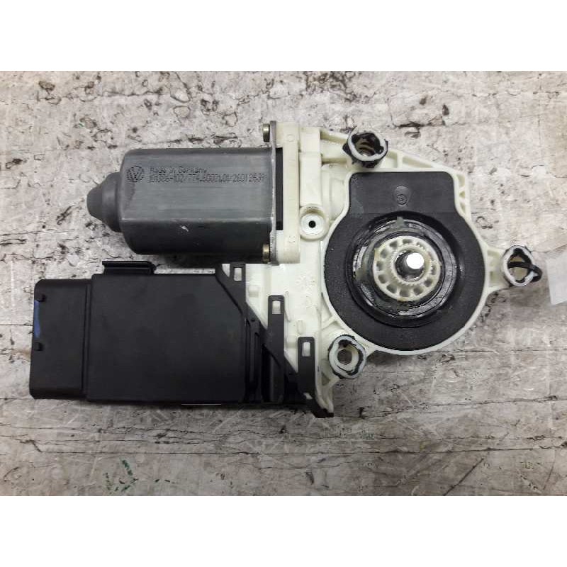 Recambio de motor elevalunas delantero derecho para volkswagen golf iv berlina (1j1) conceptline referencia OEM IAM 0538003501 - Blanco 2