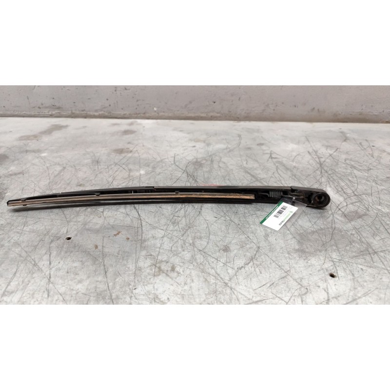 Recambio de brazo limpia trasero para toyota avensis berlina (t25) 2.0 d4-d executive berlina (5-ptas.) referencia OEM IAM 2