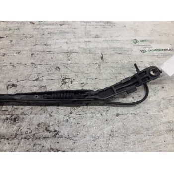 Recambio de brazo limpia delantero derecho para renault master desde ´98 referencia OEM IAM 7700352999  