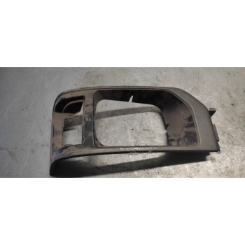 Recambio de molduras delanteras para isuzu van midi van midi caja cerrada, corto referencia OEM IAM  CONTORNO FARO DERECHO 