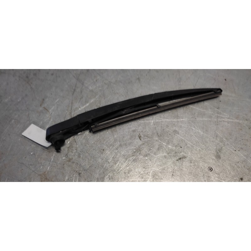 Recambio de brazo limpia trasero para dacia sandero referencia OEM IAM - Blanco 2