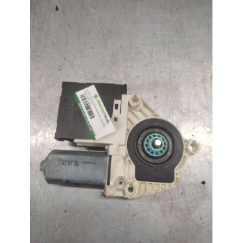 MOTOR ELEVALUNAS DELANTERO IZQUIERDO F005S00348 