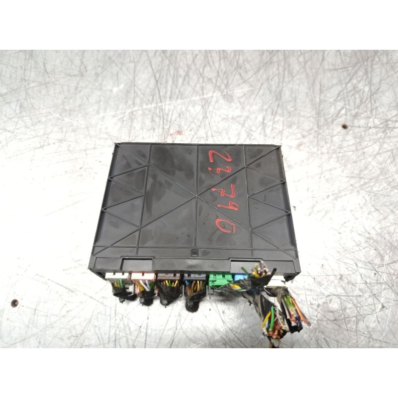 Recambio de caja reles / fusibles para opel insignia berlina expression referencia OEM IAM 13593775 - Gris 2