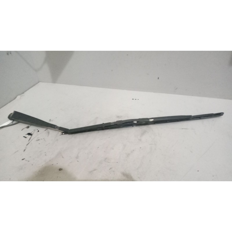 Recambio de brazo limpia delantero izquierdo para renault magnum ab diesel referencia OEM IAM   