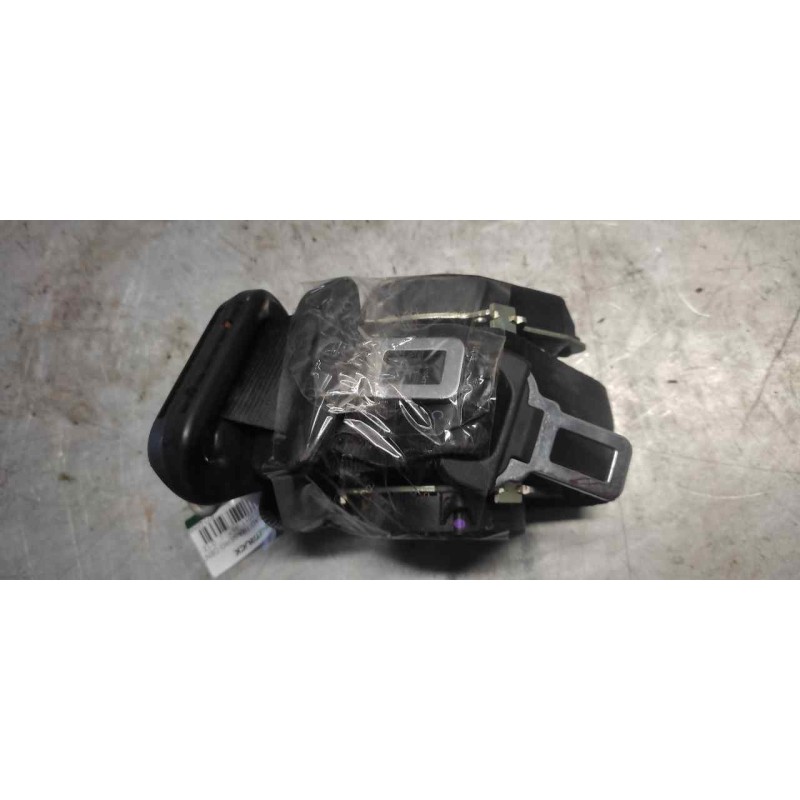 Recambio de cinturon seguridad trasero central para dacia sandero referencia OEM IAM 622488800D - Blanco 2