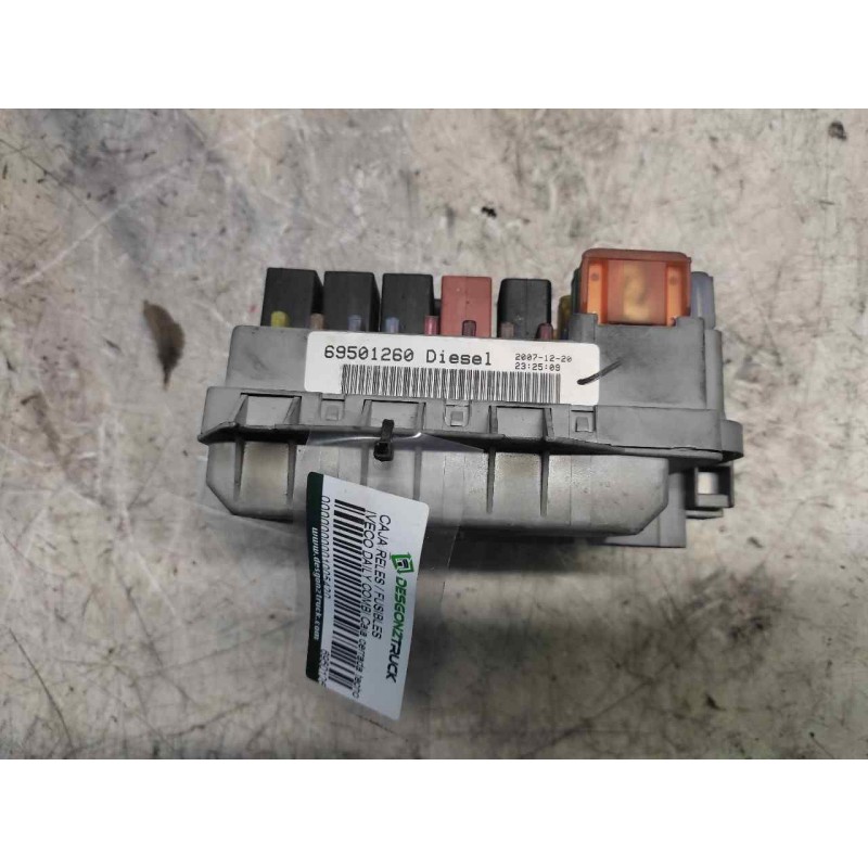 Recambio de caja reles / fusibles para iveco daily combi caja cerrada techo alto 29l... batalla 3000l referencia OEM IAM 6950126 - Rojo 3