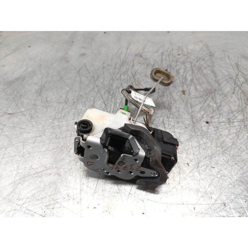 Recambio de cerradura puerta trasera derecha para opel insignia berlina expression referencia OEM IAM 13579556  