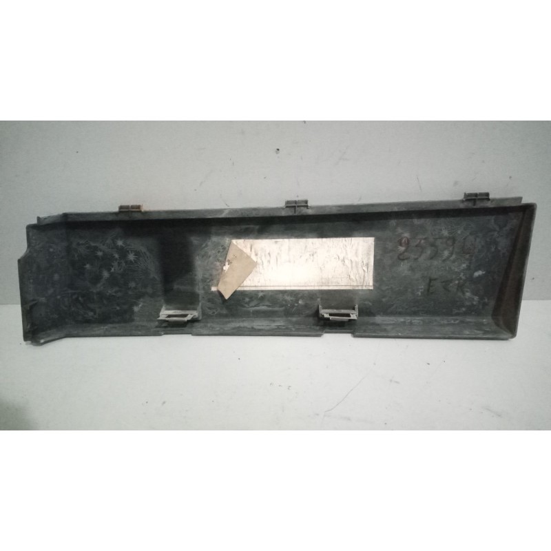 Recambio de molduras delanteras para renault magnum ab diesel referencia OEM IAM 5010468807  IZQUIERDA - Blanco 2