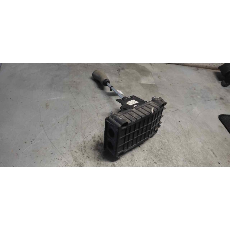 Recambio de palanca cambio para renault megane ii berlina 3p confort authentique referencia OEM IAM 8200105010 - Rojo 4
