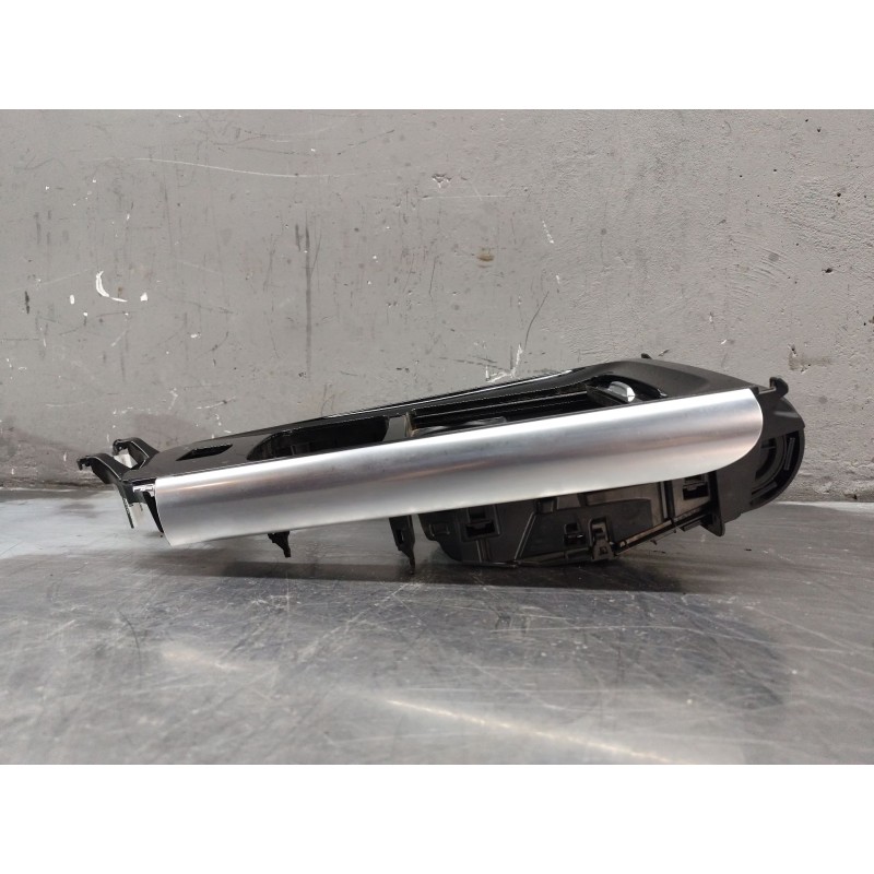 Recambio de consola central para mercedes-benz gla (h247) gla 200 d (247.712) referencia OEM IAM A1776805701 - Blanco 2