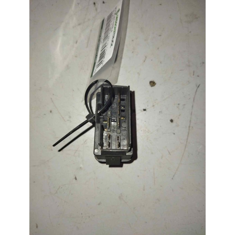 Recambio de boton antiniebla para volvo fm 12 asta 2001 12.1 diesel (d12d420) referencia OEM IAM 3197757 - Blanco 2