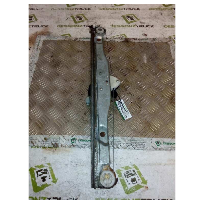 Recambio de elevalunas delantero derecho para nissan trucks atleon 120 referencia OEM IAM 0130821700 BOSCH 12V - Blanco 2