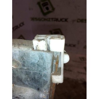 Recambio de elevalunas delantero derecho para nissan trucks atleon 120 referencia OEM IAM 0130821700 BOSCH 12V 