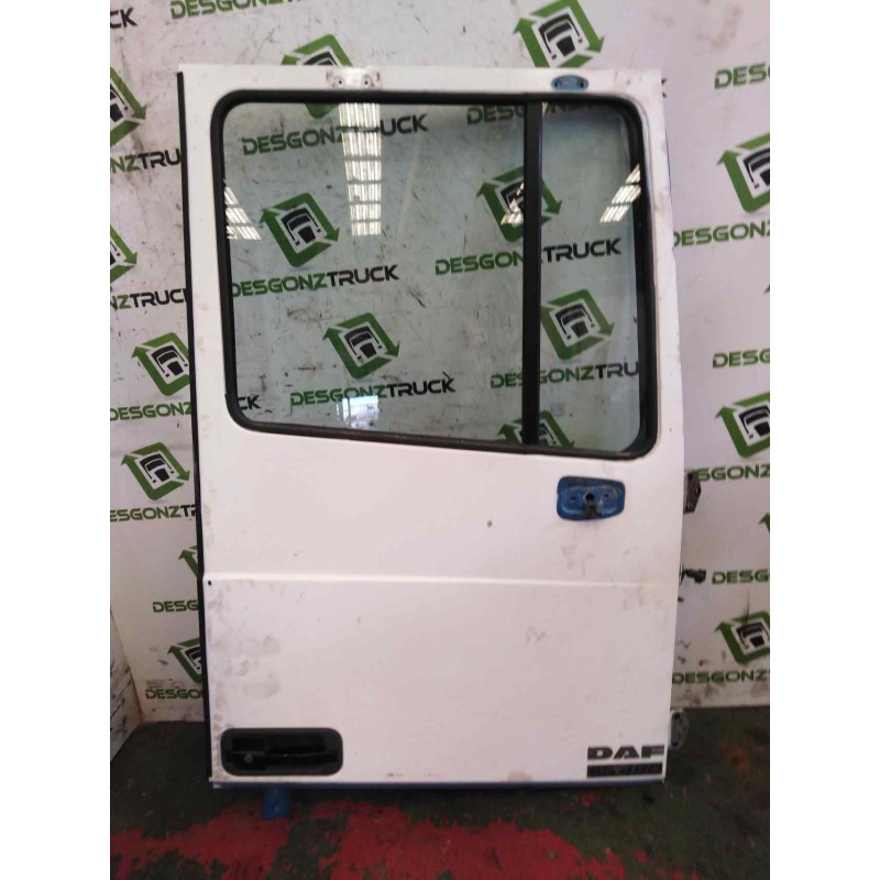 Recambio de puerta delantera derecha para daf serie 95 xf .xxx 12.6 diesel referencia OEM IAM   
