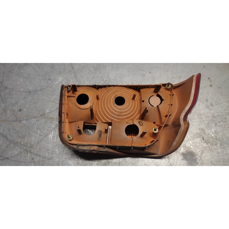Recambio de piloto trasero derecho para ford escort berlina rs turbo referencia OEM IAM 2