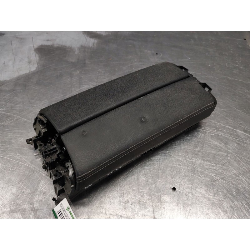 Recambio de apoyabrazos central para mercedes-benz gla (h247) gla 200 d (247.712) referencia OEM IAM A1776806603  