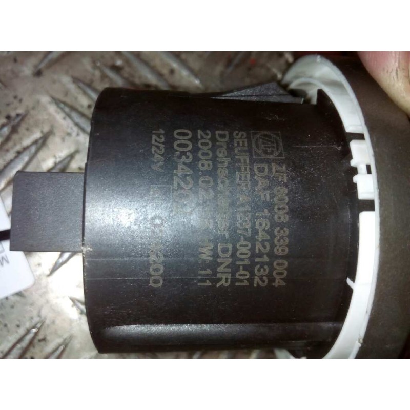 Recambio de mando cambio automatico para daf serie xf105.510 fsa 4x2 super-space-cab referencia OEM IAM 1642132 6006339004 - Blanco 2