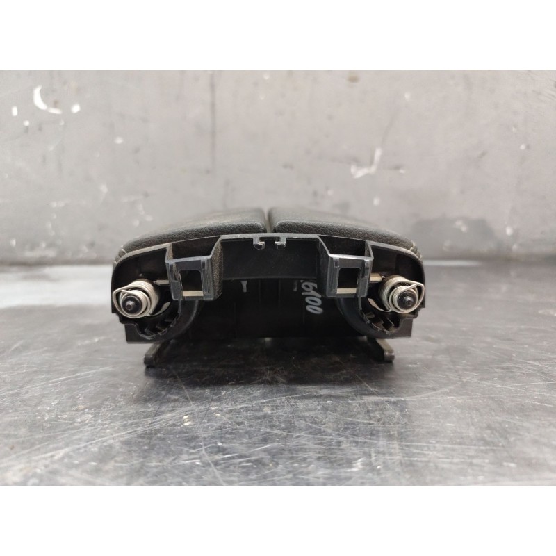 Recambio de apoyabrazos central para mercedes-benz gla (h247) gla 200 d (247.712) referencia OEM IAM A1776806603 - Blanco 2