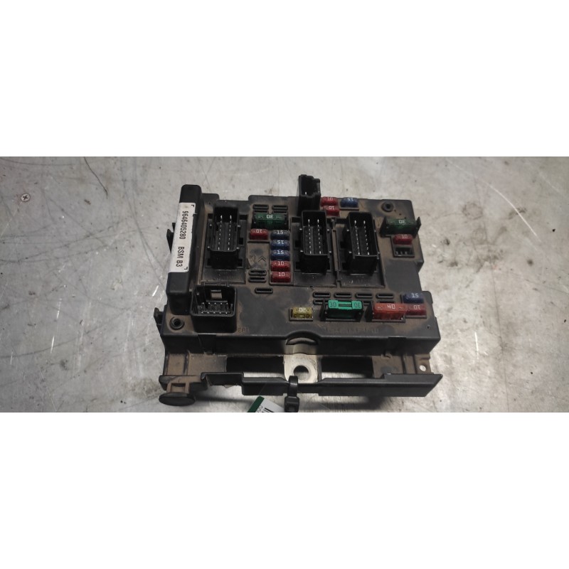 Recambio de caja reles / fusibles para citroën xsara berlina 2.0 hdi cat (rhy / dw10td) referencia OEM IAM 9646405280 22631516 B