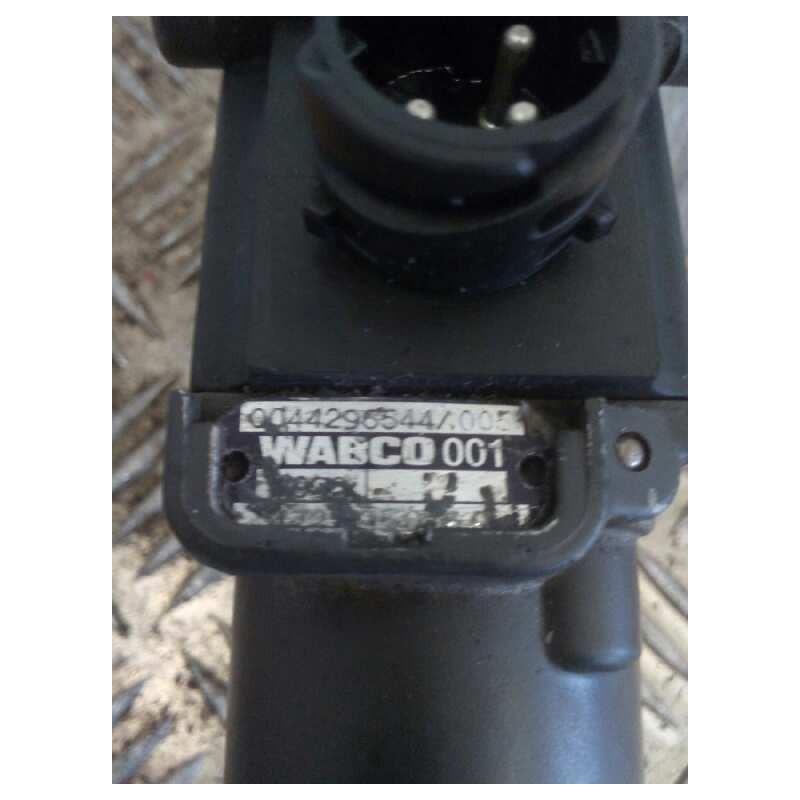 Recambio de valvula aire para mercedes-benz atego 2-ejes 18 t /bm 950/2/4 1828 (4x2) om 906 la l (largo) referencia OEM IAM 0044 - Blanco 2