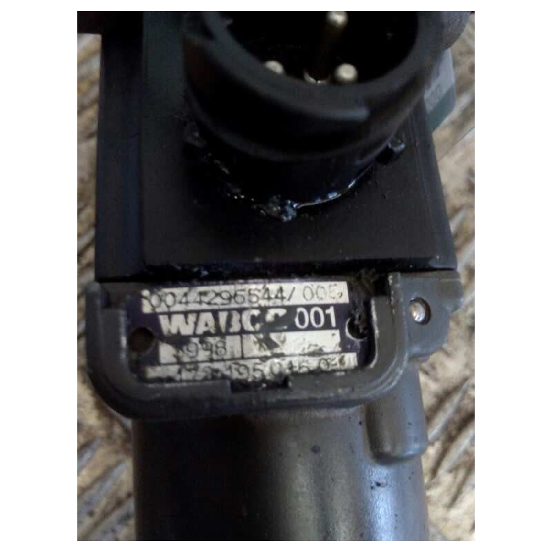 Recambio de valvula aire para mercedes-benz atego 2-ejes 18 t /bm 950/2/4 1828 (4x2) om 906 la l (largo) referencia OEM IAM 0044 - Blanco 2