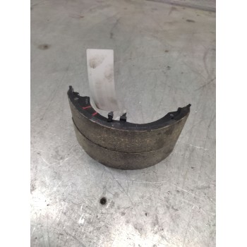 ZAPATAS DE FRENO TRASERAS IZQUIERDA 