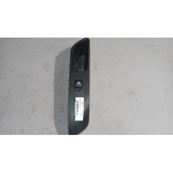 MANDO ELEVALUNAS DELANTERO DERECHO 5802804533 
