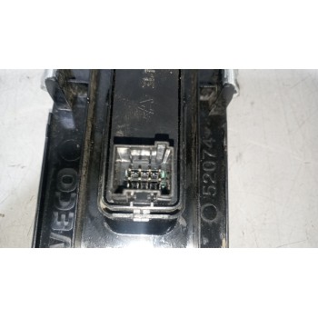 Recambio de mando elevalunas delantero derecho para iveco daily vi furgoneta 33s16, 35s16, 35c16, 40c16, 50c16 referencia OEM IA
