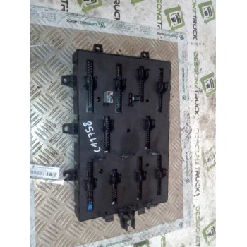 Recambio de caja reles / fusibles para renault 470 magnum e2 12.0 diesel referencia OEM IAM 5010231782  