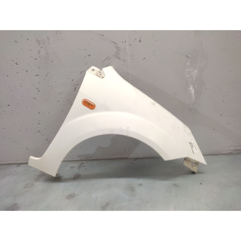 Recambio de aleta delantera derecha para ford fiesta (cbk) ambiente referencia OEM IAM - Blanco 3