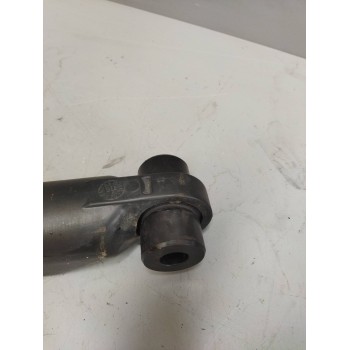 Recambio de brazo elevacion cabina para renault serie t 12.8 diesel referencia OEM IAM 22928447  