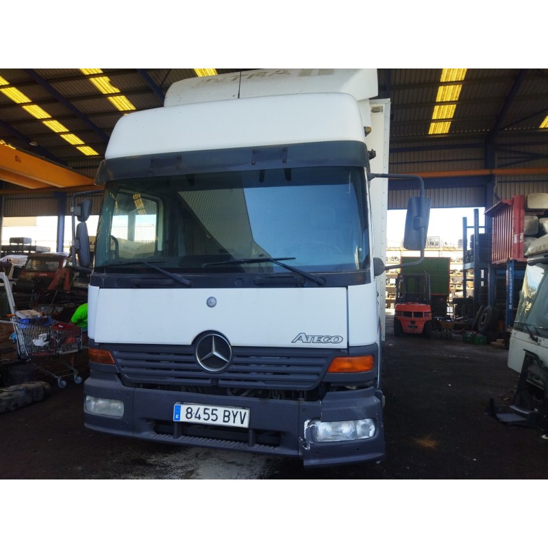 mercedes-benz atego 6-cil.4x2/bm 970,2,4-6 del año 2002
