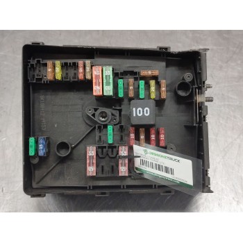 CAJA RELES / FUSIBLES 8k180412 